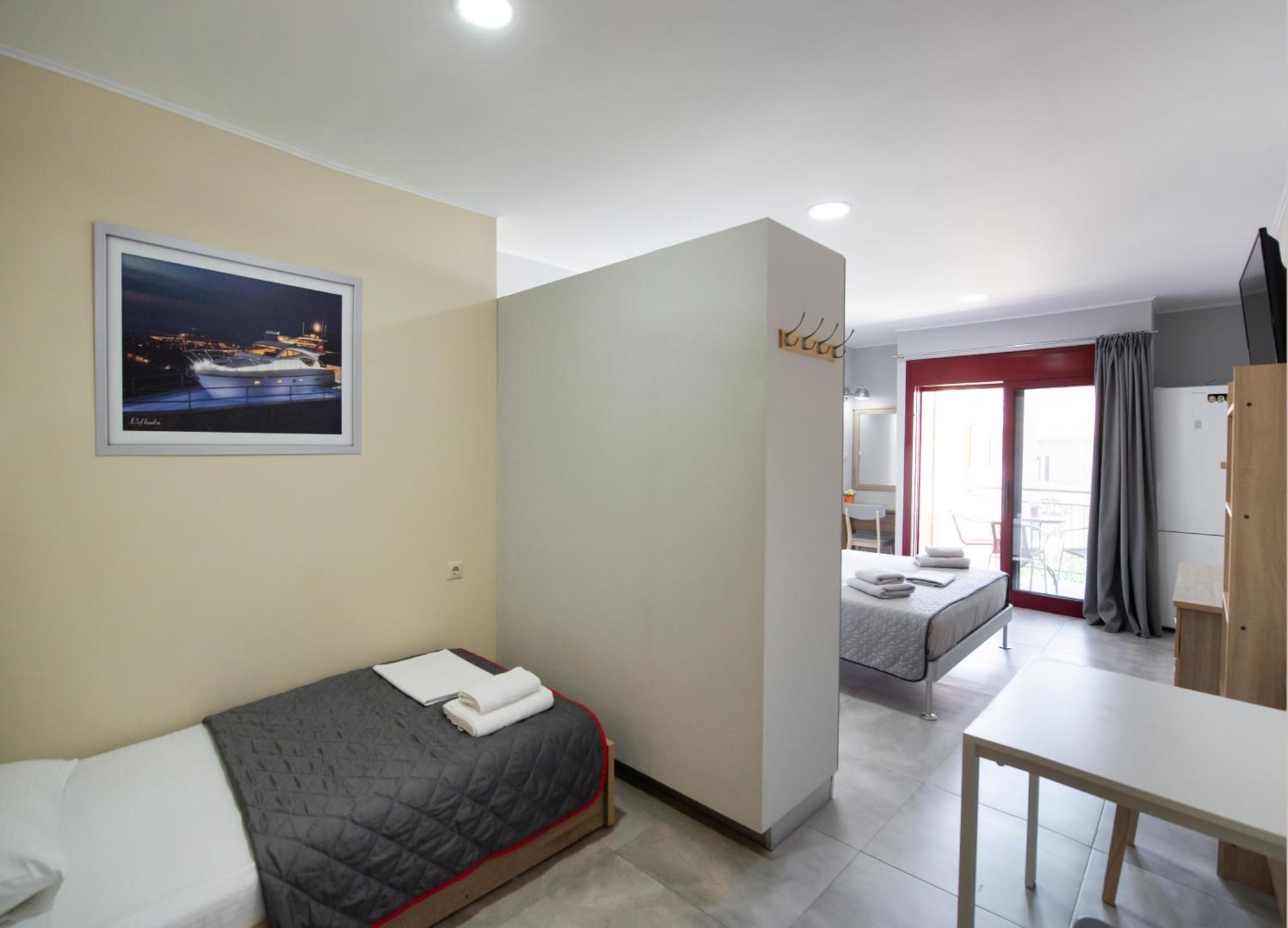 Excess Pansion Hotel Lefkada City Exterior photo